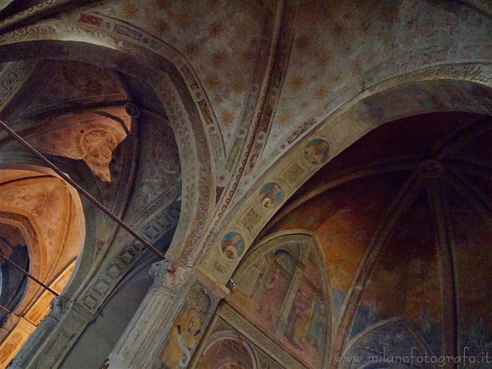 Milan (Italy) - Voults covered with frescos in San Pietro in Gessate